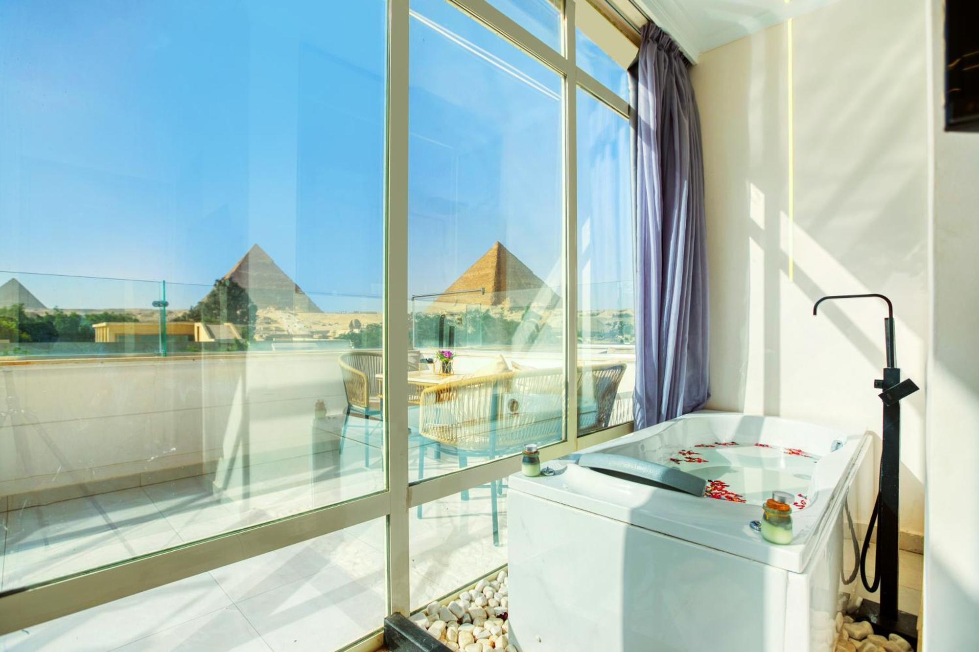 Tree Lounge Pyramids View , Sphinx Giza Hostel Kafret el-Gabal