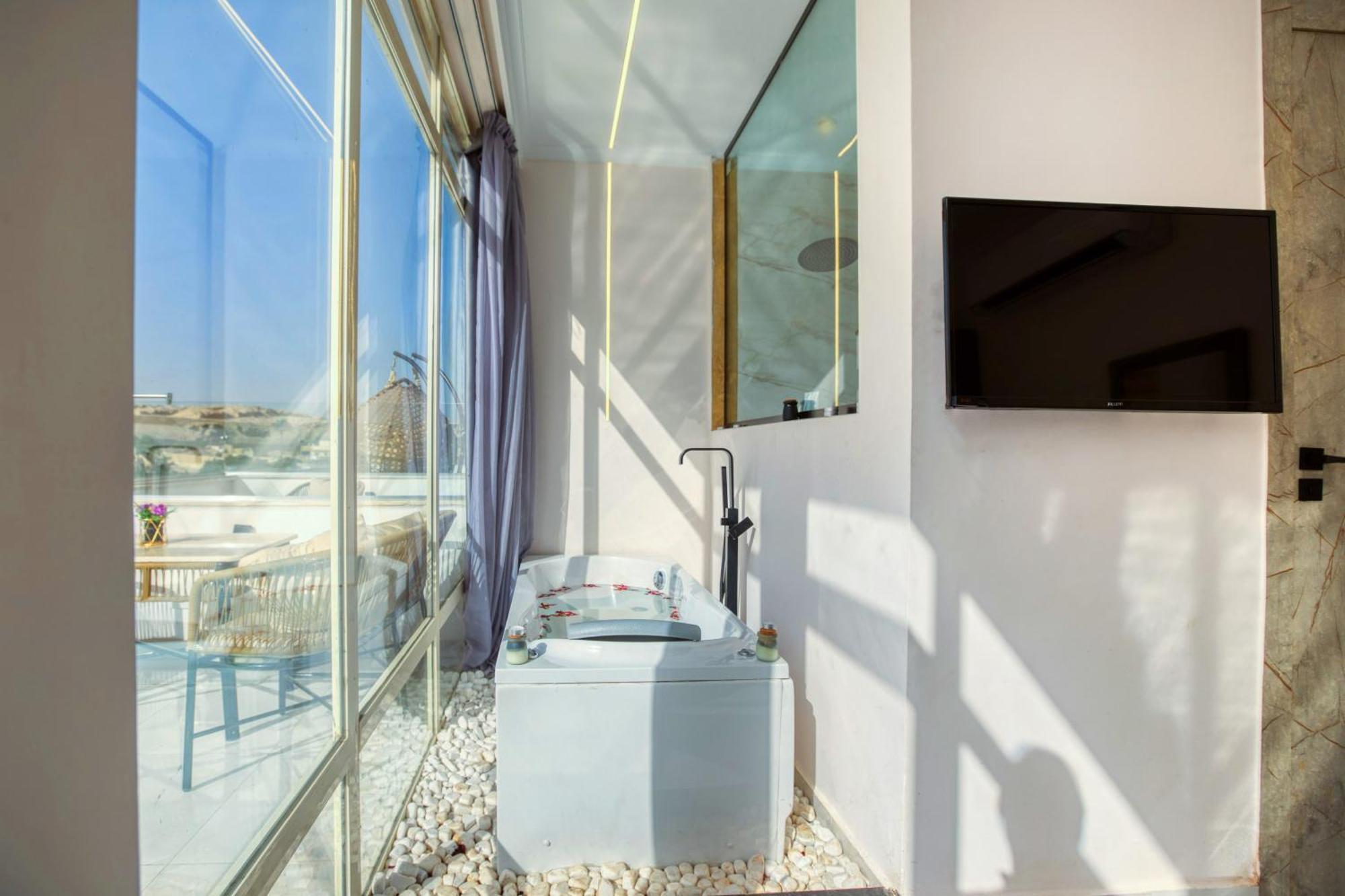 Tree Lounge Pyramids View , Sphinx Giza Kafret el-Gabal
