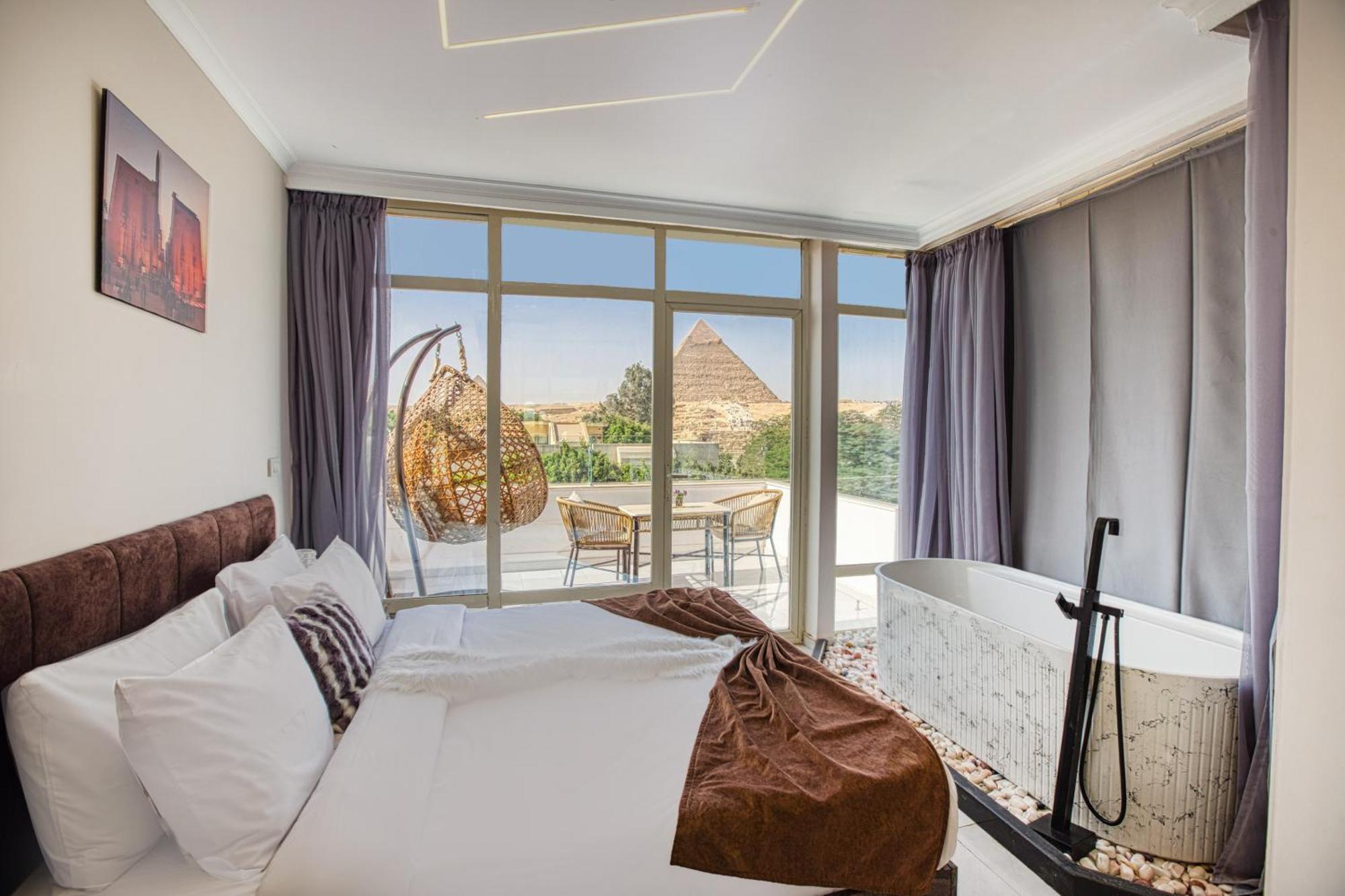 Tree Lounge Pyramids View , Sphinx Giza