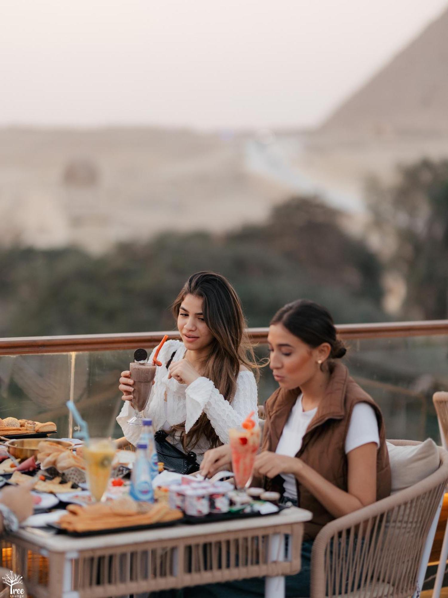 Hostel Tree Lounge Pyramids View , Sphinx Giza